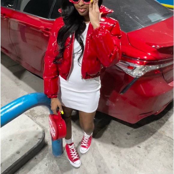 Red cropped vinyl puffer jacket - Picture 2 of 2